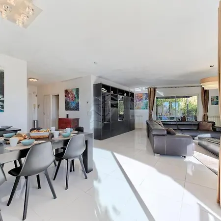 Villa Superbe Climatisee Avec Piscine Chauffee-terrasse-vue Mer Et Montagne *
